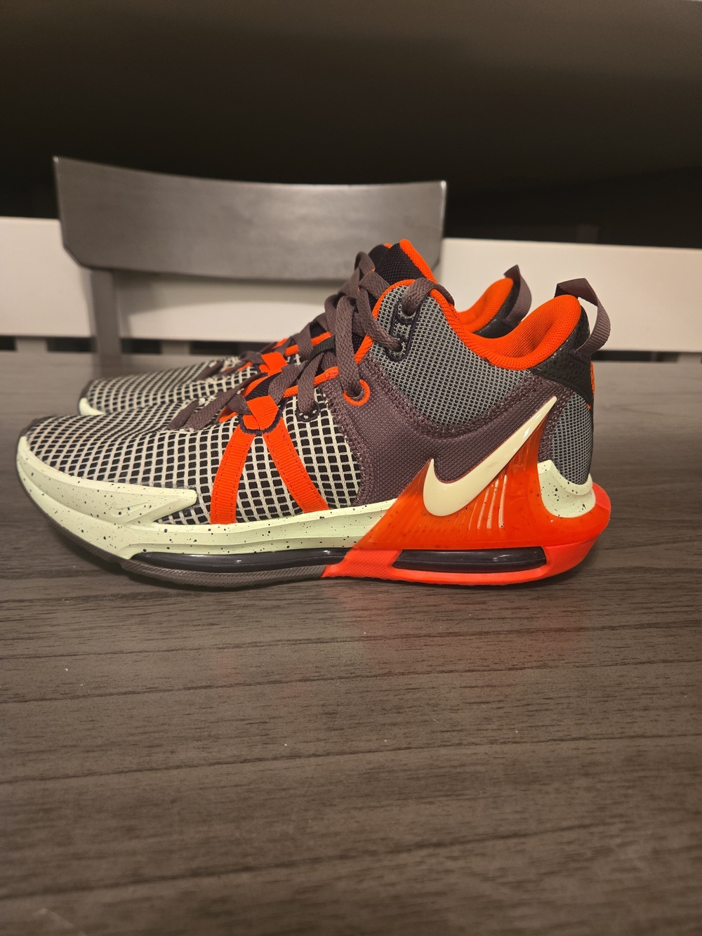 Nike LeBron Witness VII 7 Men Sz 8 Black Barely Volt Basketball Shoes DM1123-001